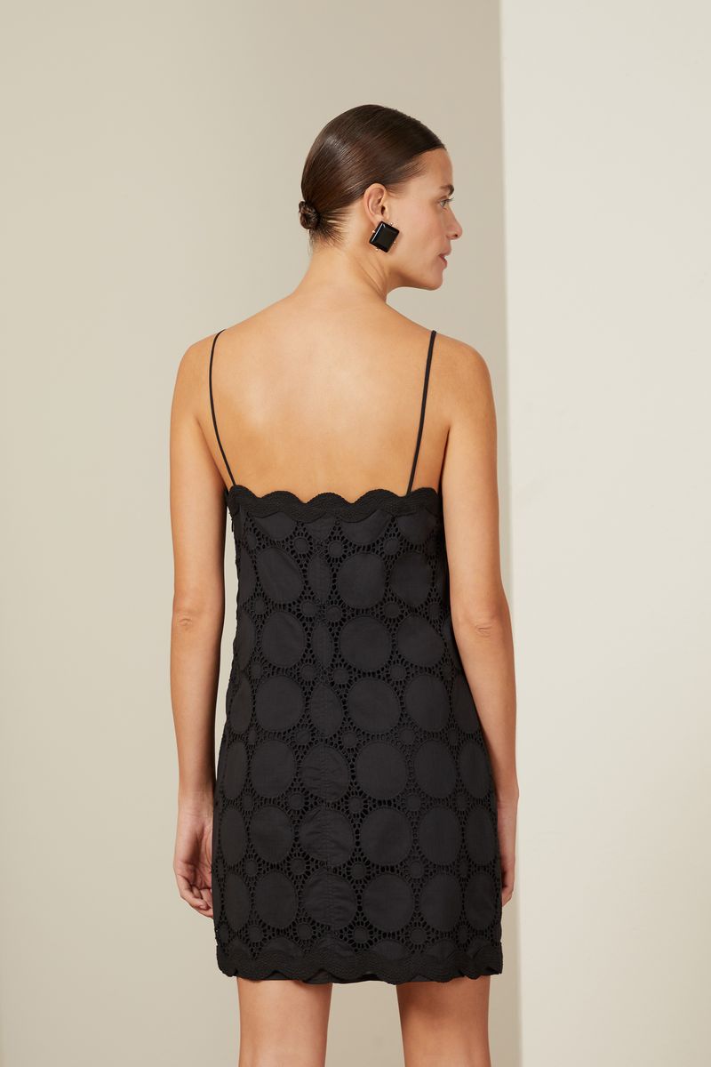 07026295_0005_3-VESTIDO-CURTO-WAVE-LAISE-CIRCULOS-PRETO