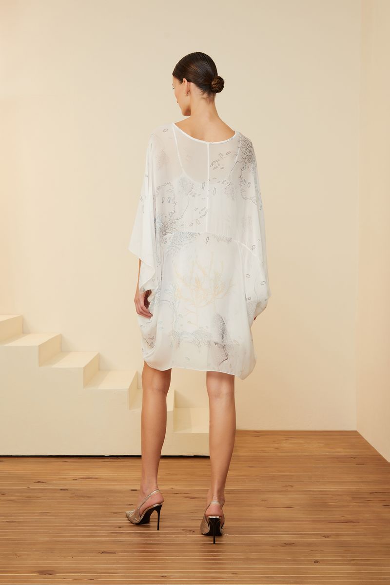 07026304_27434_3-VESTIDO-DE-GEORGETTE-LEVE-CURTO-DECOTE-V-ESTAMPADO