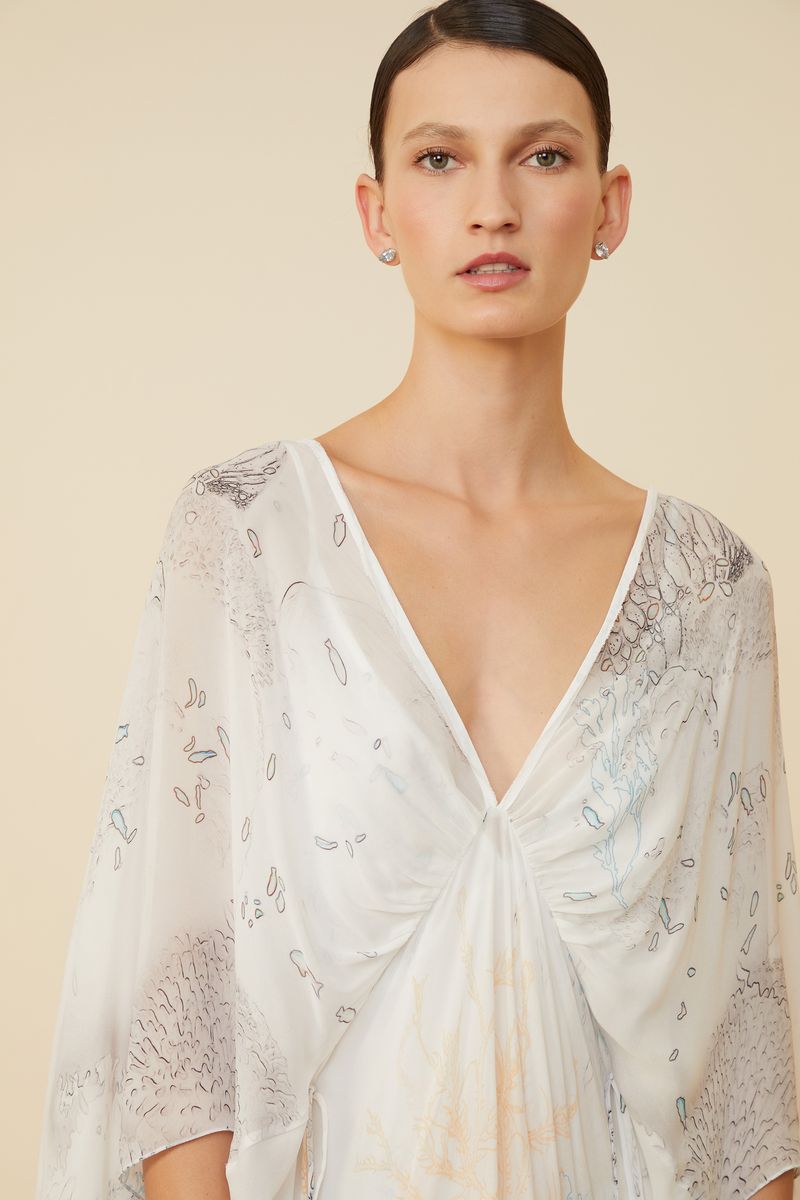 07026304_27434_4-VESTIDO-DE-GEORGETTE-LEVE-CURTO-DECOTE-V-ESTAMPADO