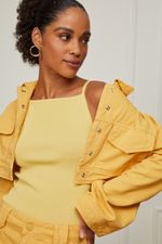 52134652_04517_1-TOP-COM-DECOTE-QUADRADO-DE-TRICOT-AMARELO