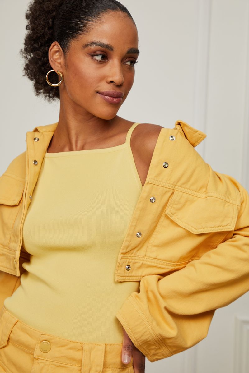52134652_04517_1-TOP-COM-DECOTE-QUADRADO-DE-TRICOT-AMARELO