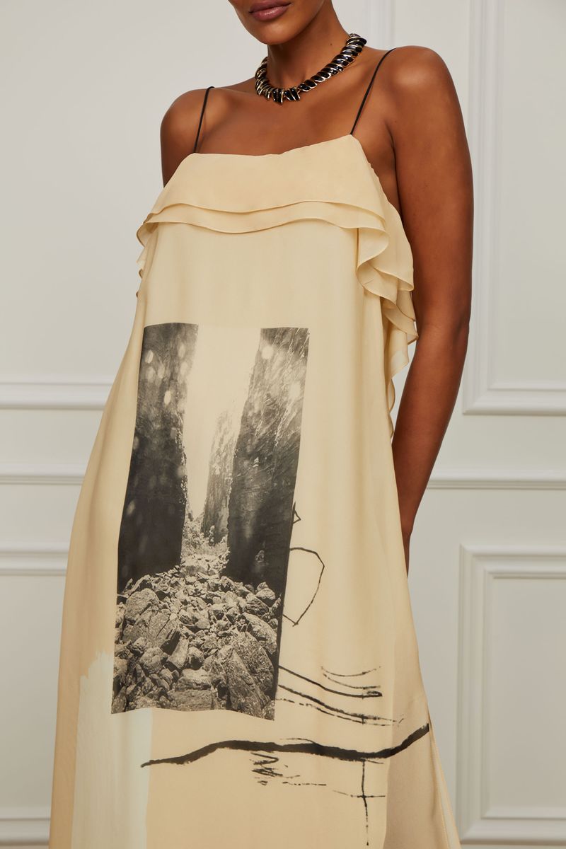 07205451_33065_4-VESTIDO-DE-GEORGETTE-LEVE-LONGUETE-DE-ALCA-ESTAMPADO-AMARRACAO-COSTAS