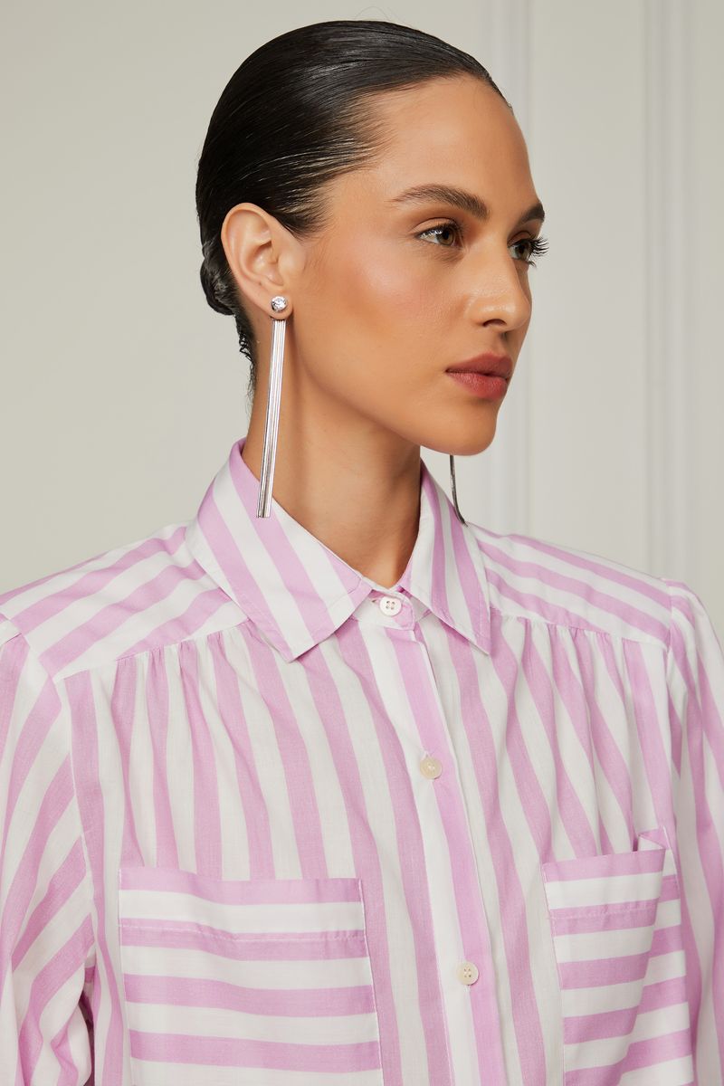 52051351_04531_4-CAMISA-LISTRADA-ROSA-BUQUE-COM-MANGA-LONGA-E-BOLSOS-FRONTAIS