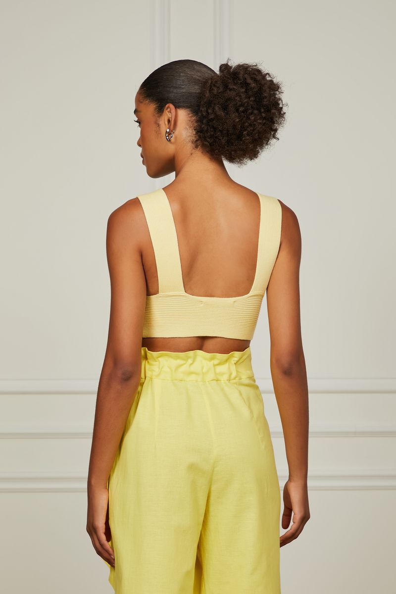 52105007_03037_3-TOP-DE-TRICOT-CANELADO-COM-DECOTE-V-AMARELO