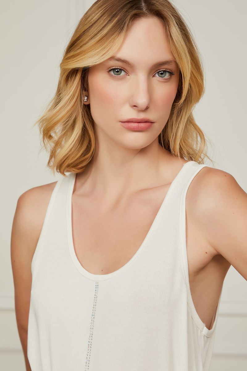 52151190_0003_4-REGATA-DE-MALHA-COM-DETALHE-HOTFIX-OFF-WHITE