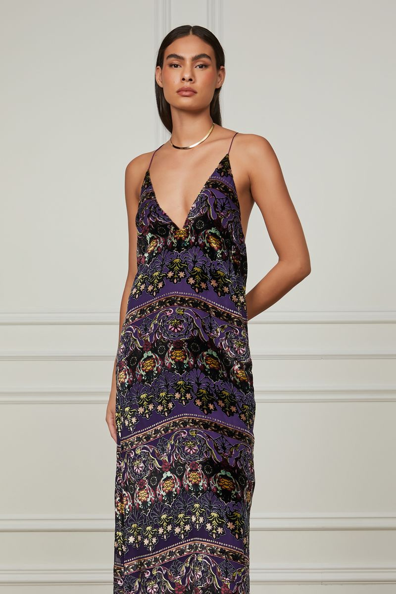 07205976_09035_4-VESTIDO-FLUIDO-COM-DECOTE-V