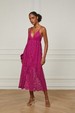 07206045_5361_1-VESTIDO-MIDI-DECOTE-DE-ALCA-RENDA-FUCSIA