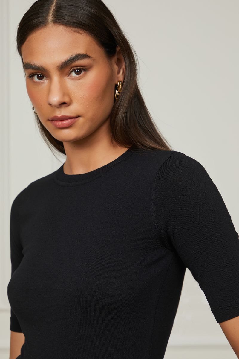 52060572_0005_4-BLUSA-TRICOT-T-SHIRT-BASICA-PRETO