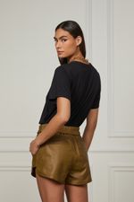 25053980_09036_3-SHORT-DE-COURO-BOX-PALA-LATERAL