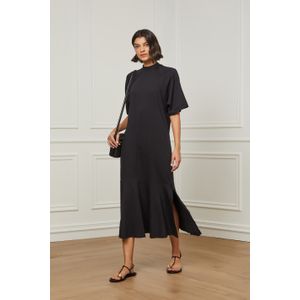 Vestido Midi Golinha Alta Com Detalhe Das Pregas Preto