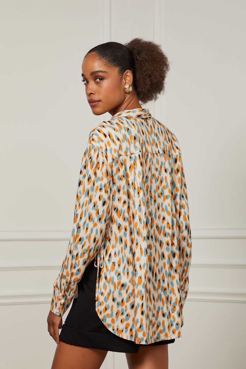 52051443_36156_3-CAMISA-OVERSIZED-MANGA-LONGA-DETALHE-AMARRACAO-NAS-LATERAIS-ESTAMPADA
