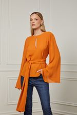 52135221_09031_1-BLUSA-DE-MANGA-COMPRIDA-E-DETALHE-GOTA-NO-DECOTE-AMARRACAO-CARAMELO