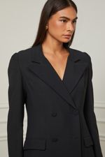 03040448_0005_4-BLAZER-DE-CREPE-COM-VOLUME-NO-OMBRO-PRETO