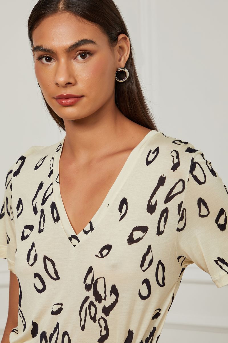 52060629_36118_4-TSHIRT-DECOTE-V-MG-CURTA-EST-ONCA-PINTUR
