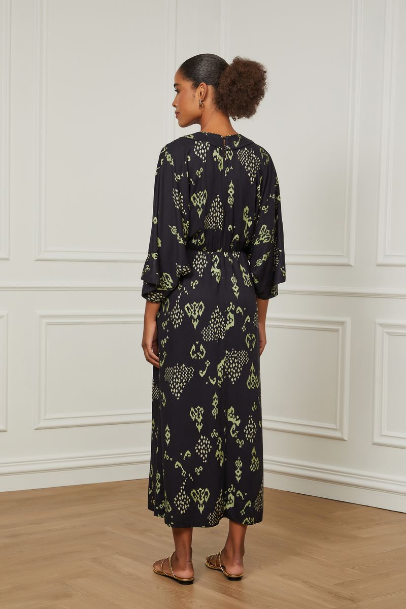 07206025_36114_3-VESTIDO-MIDI-EVASE-DECOTE-TRANSPASSADO-MANGA-3-4-E-ELASTICO-NA-CINTURA-ESTAMPADO-IKAT