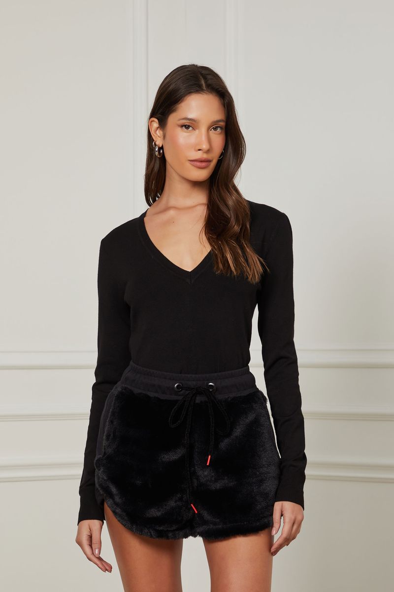 25111095_0005_4-SHORT-DE-MALHA-PRETA-COM-MIX-DE-MOLETOM-E-FUR