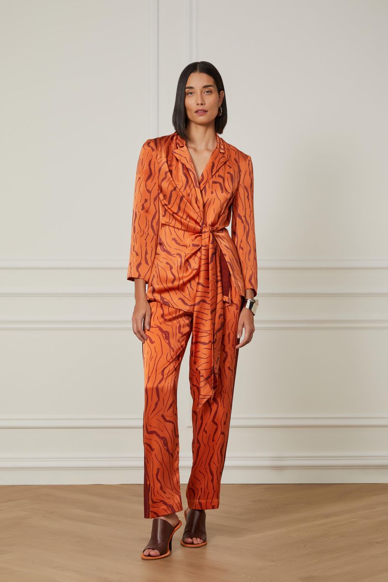 03040363_30098_2-BLAZER-DE-CETIM-DE-SEDA-TEXTURA-CASCA-AMARRACAO