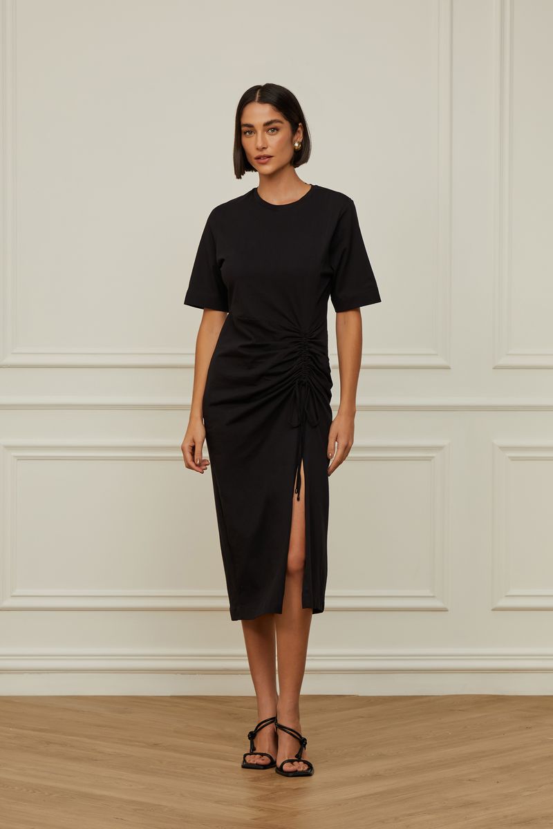 07205717_0005_1-VESTIDO-DE-MALHA-MIDI-PRETO-COM-FENDA-E-DETALHE-FRANZIDO