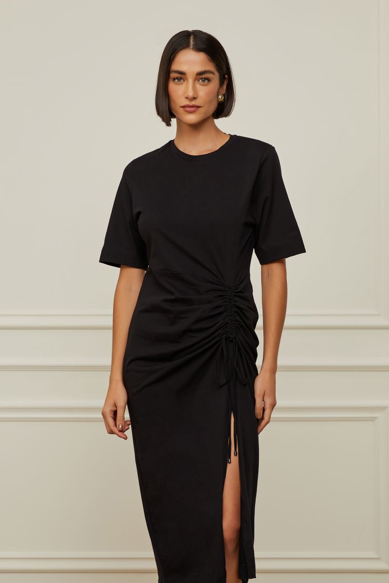 07205717_0005_2-VESTIDO-DE-MALHA-MIDI-PRETO-COM-FENDA-E-DETALHE-FRANZIDO
