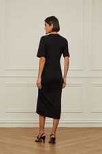 07205717_0005_3-VESTIDO-DE-MALHA-MIDI-PRETO-COM-FENDA-E-DETALHE-FRANZIDO
