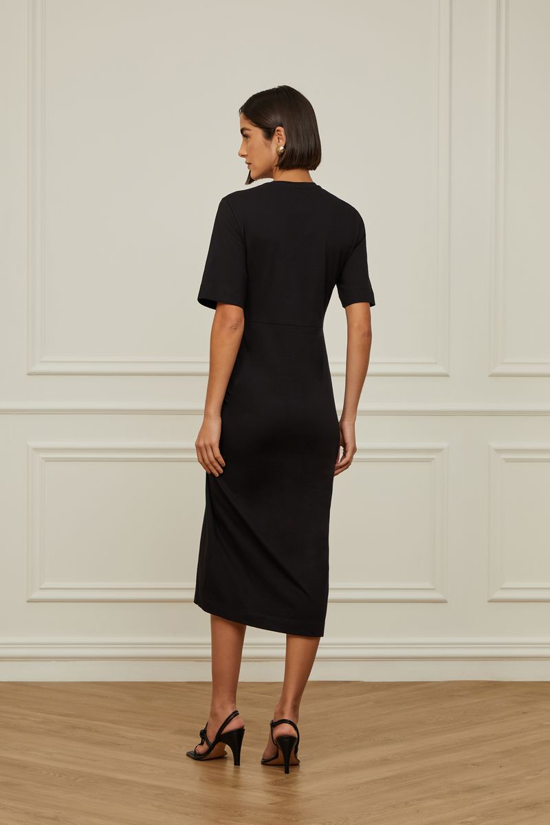 07205717_0005_3-VESTIDO-DE-MALHA-MIDI-PRETO-COM-FENDA-E-DETALHE-FRANZIDO