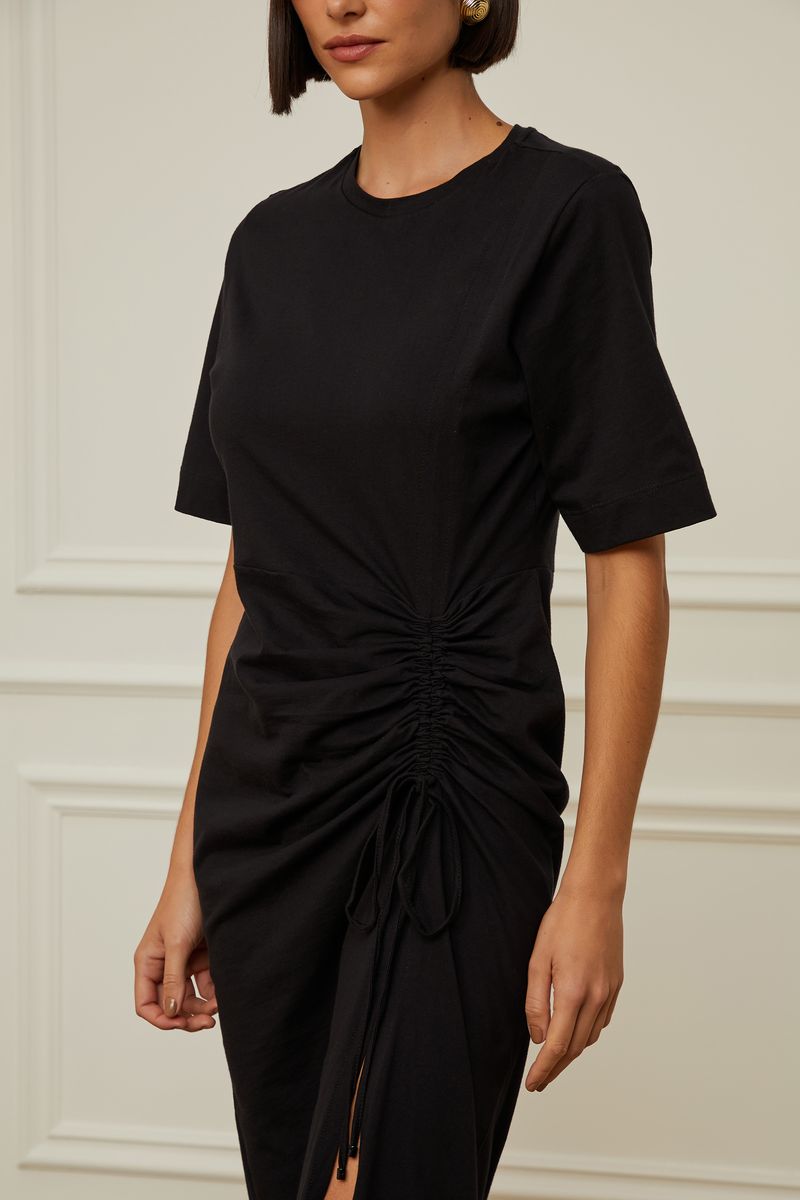 07205717_0005_4-VESTIDO-DE-MALHA-MIDI-PRETO-COM-FENDA-E-DETALHE-FRANZIDO