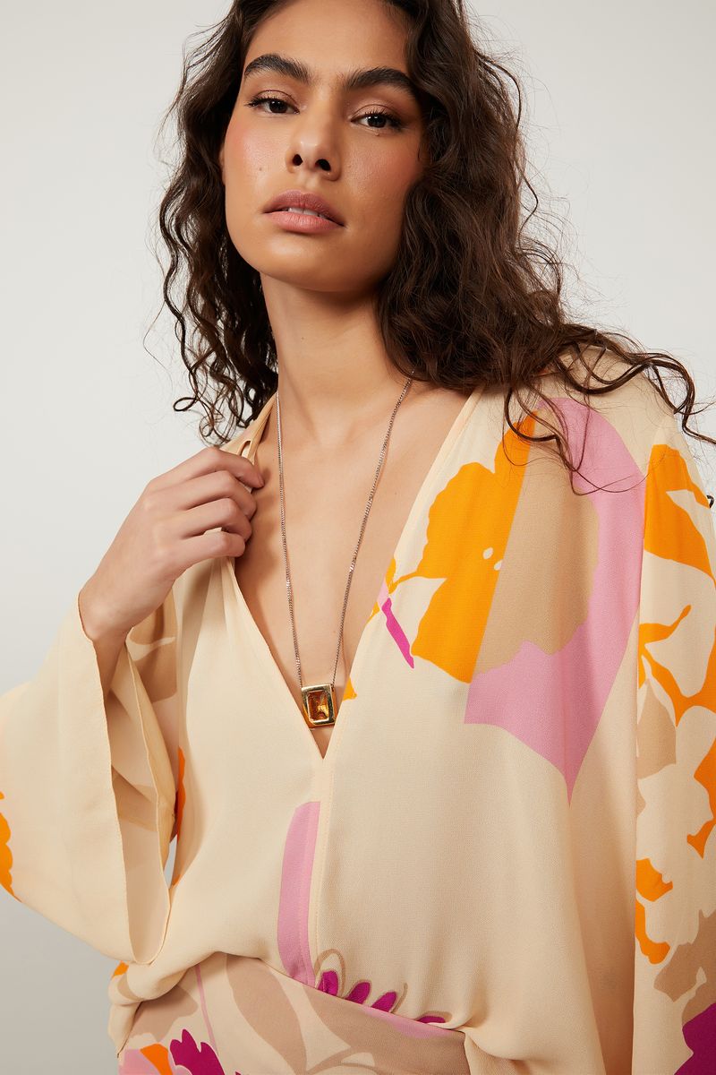 52051563_09546_4-CAMISA-LENCO-FLORAL-GEOMETRICO