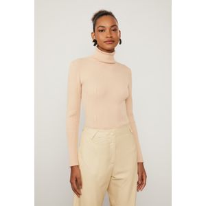Blusa De Tricot Com Manga Longa e Gola Alta Canelada Nude