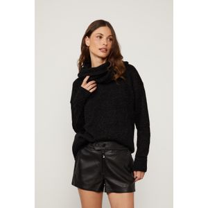 Casaco De Tricot Com Gola Plus e Detalhe Paetê Preto