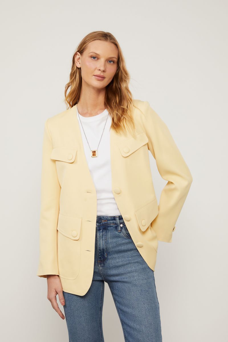 03071448_01011_2-CASACO-ALONGADO-AMARELO-PAPIRO-COM-BOLSO