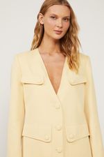 03071448_01011_4-CASACO-ALONGADO-AMARELO-PAPIRO-COM-BOLSO