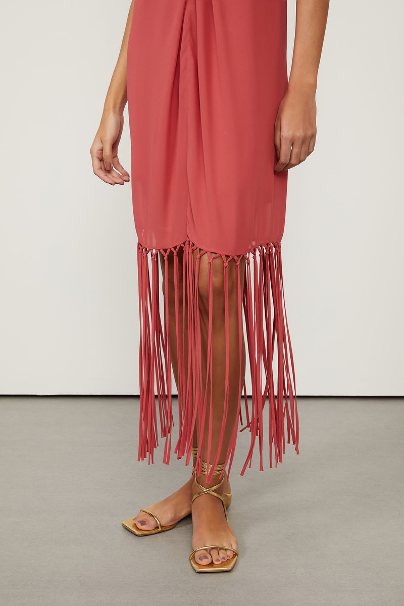 07206478_09050_5-VESTIDO-DE-GEORGETTE-MIDI-VERMELHO-FRENTE-UNICA-FRANJAS