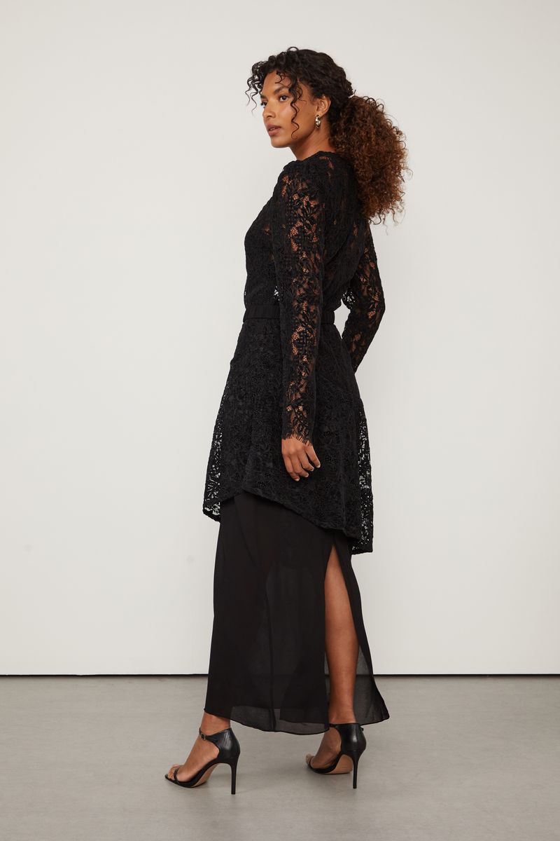 07206715_0005_3-VESTIDO-DE-RENDA-LONGO-MANGA-LONGA-PRETO-DECOTE-V-COM-CINTO