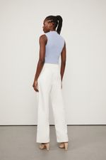 25341757_0003_3-CALCA-DE-SARJA-OFF-WHITE-BOLSO-QUADRADO