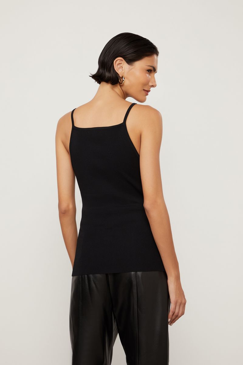 52135361_0005_3-TOP-DE-TRICOT-PRETO-COM-DECOTE-QUADRADO