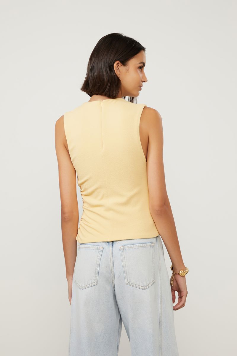 52135446_01011_3-BLUSA-DE-MALHA-CREPE-AMARELA-COM-LATERAL-FRANZIDA