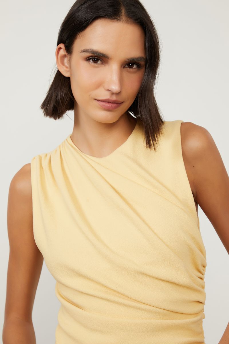 52135446_01011_4-BLUSA-DE-MALHA-CREPE-AMARELA-COM-LATERAL-FRANZIDA