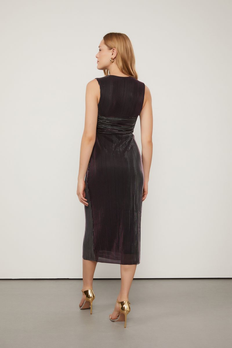 07206669_0005_3-VESTIDO-DE-MALHA-MIDI-LISTRA-METALIC-COM-DETALHE-TORCIDO