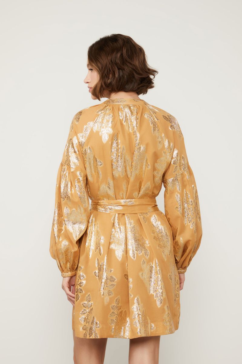 07206387_0003_3-VESTIDO-BATA-DE-JACQUARD-DOURADO