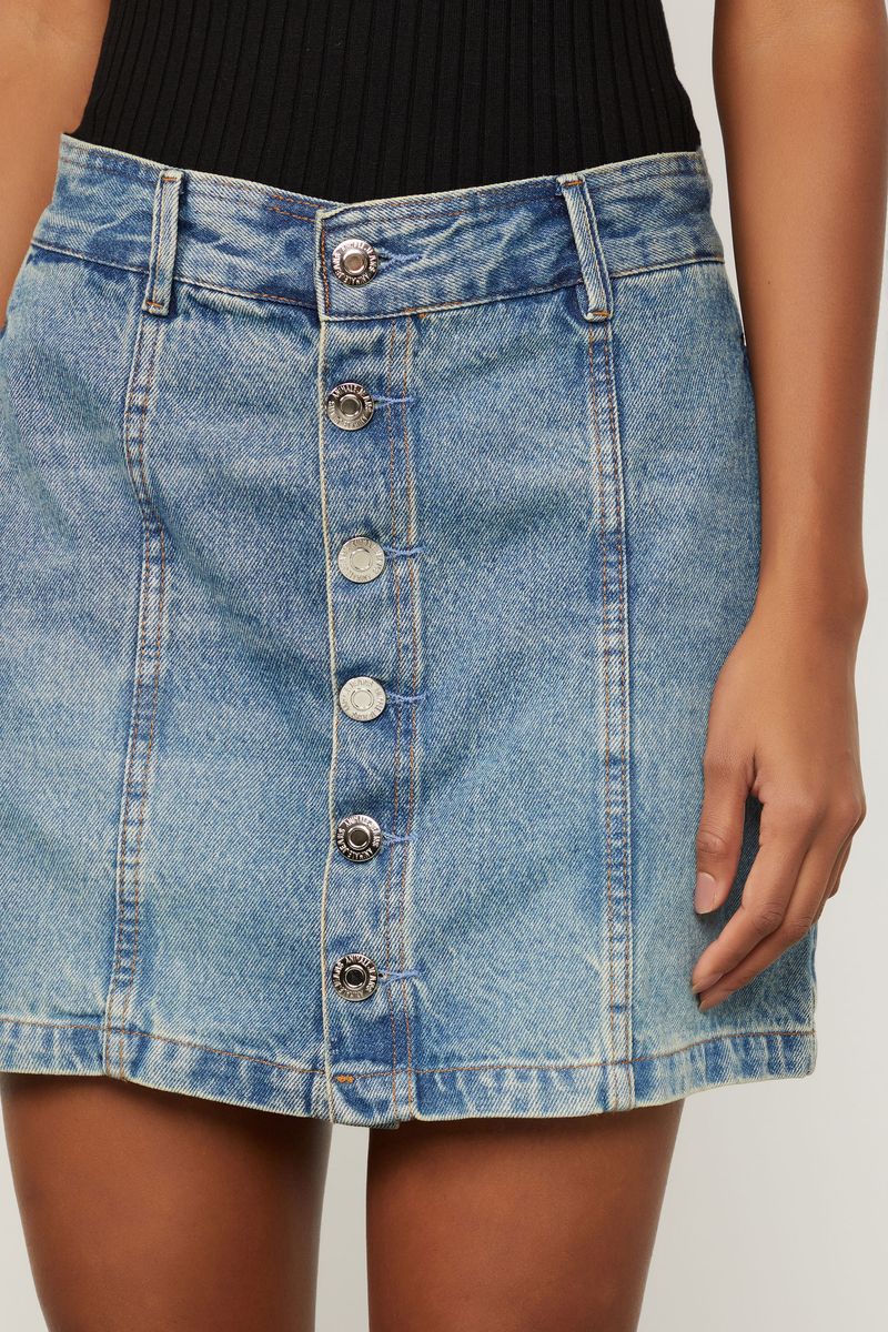 25111284_0105_2-SAIA-CURTA-JEANS-BOX-COM-VISTA-DE-BOTOES