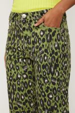 25341830_09693_4-CALCA-SARJA-BOOT-VINTAGE-COM-ESTAMPA-ONCA