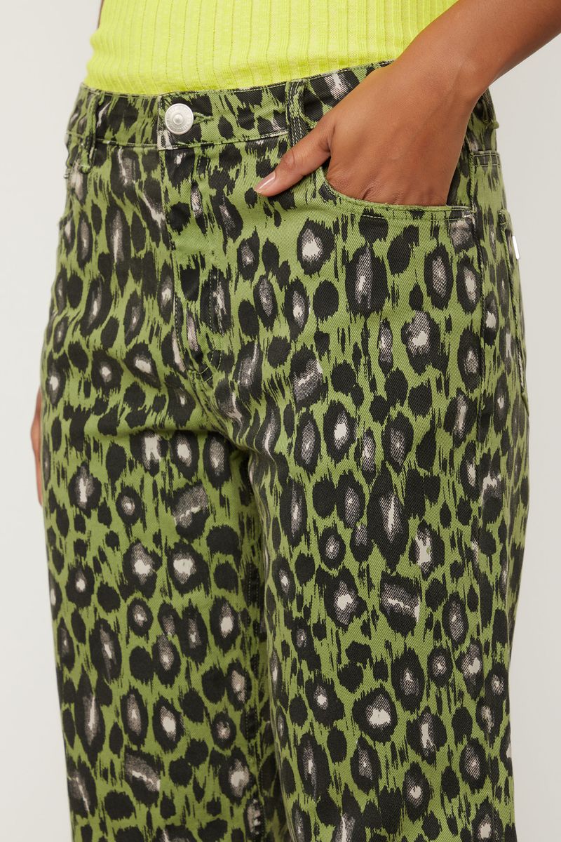 25341830_09693_4-CALCA-SARJA-BOOT-VINTAGE-COM-ESTAMPA-ONCA