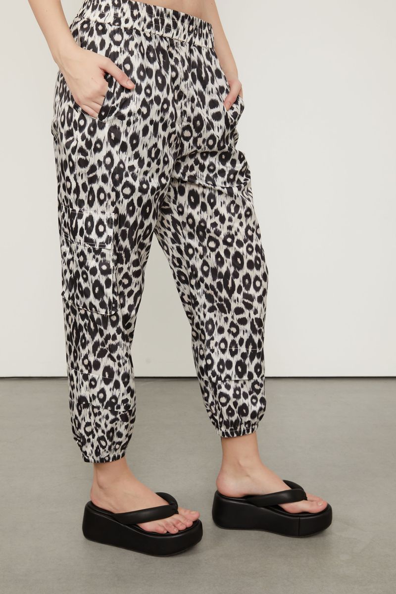 25341669_09694_2-CALCA-BASICA-DE-NYLON-ESTAMPADA