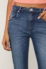 25341857_0105_4-CALCA-JEANS-SKINNY-BASIC-MIDI-MARCACAO-NA-BARRA
