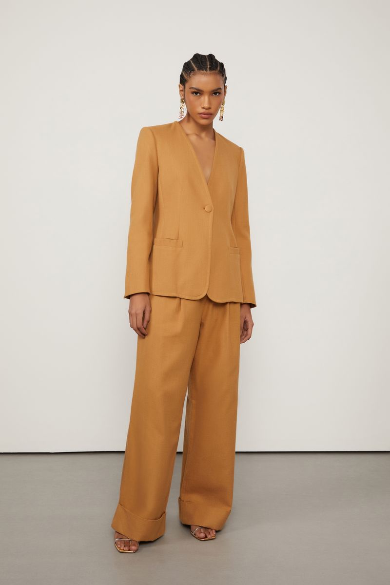 03040478_6048_1-BLAZER-ALONGADO-MARROM-NOZES-SEM-LAPELA