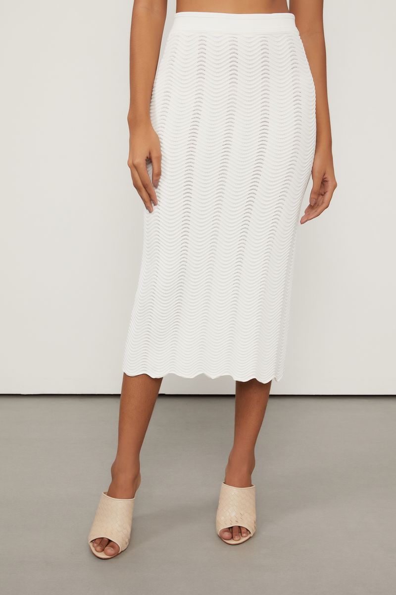 25111181_0003_4-SAIA-DE-TRICOT-OFF-WHITE-COM-ONDAS-CANELADAS