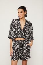 52051541_09601_1-CAMISA-CROPPED-POLO-AMPLA-DECOTE-V-ESTAMPADA