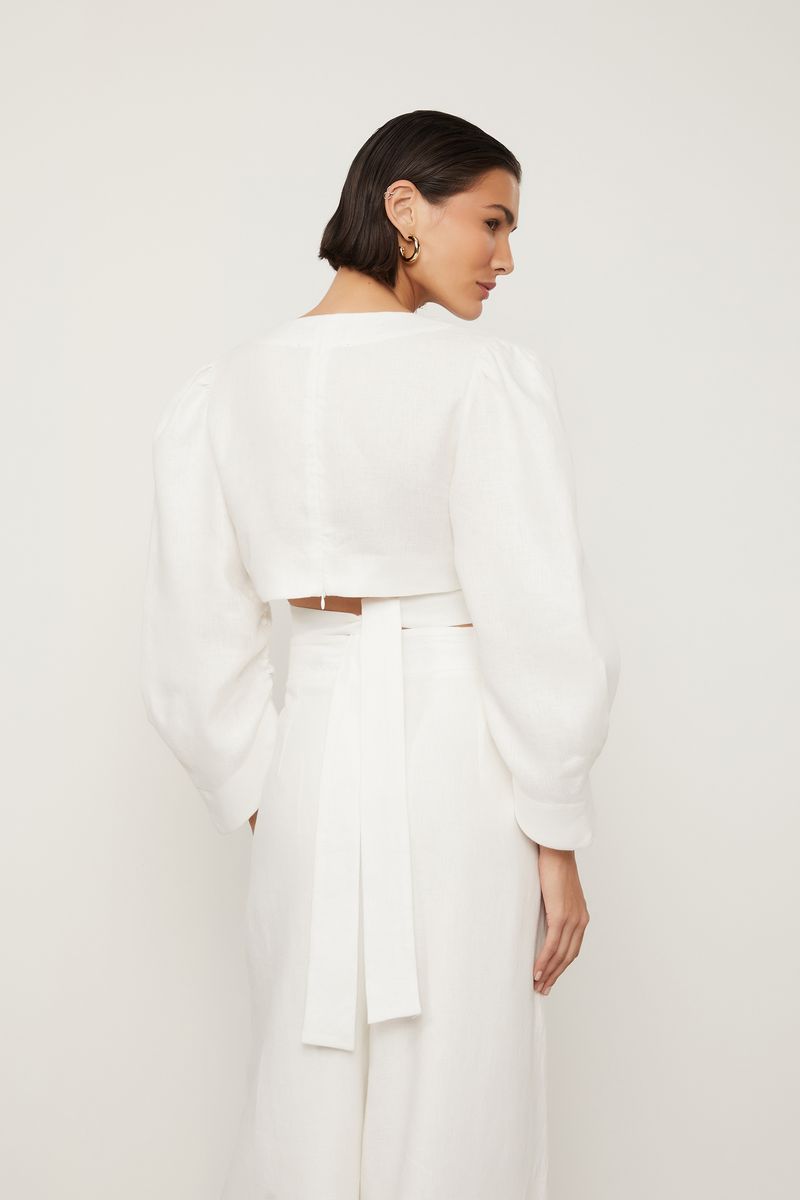 52135399_0003_3-BLUSA-CROPPED-DE-LINHO-MANGA-BUFANTE-DETALHE-AMARRACAO-OFF-WHITE