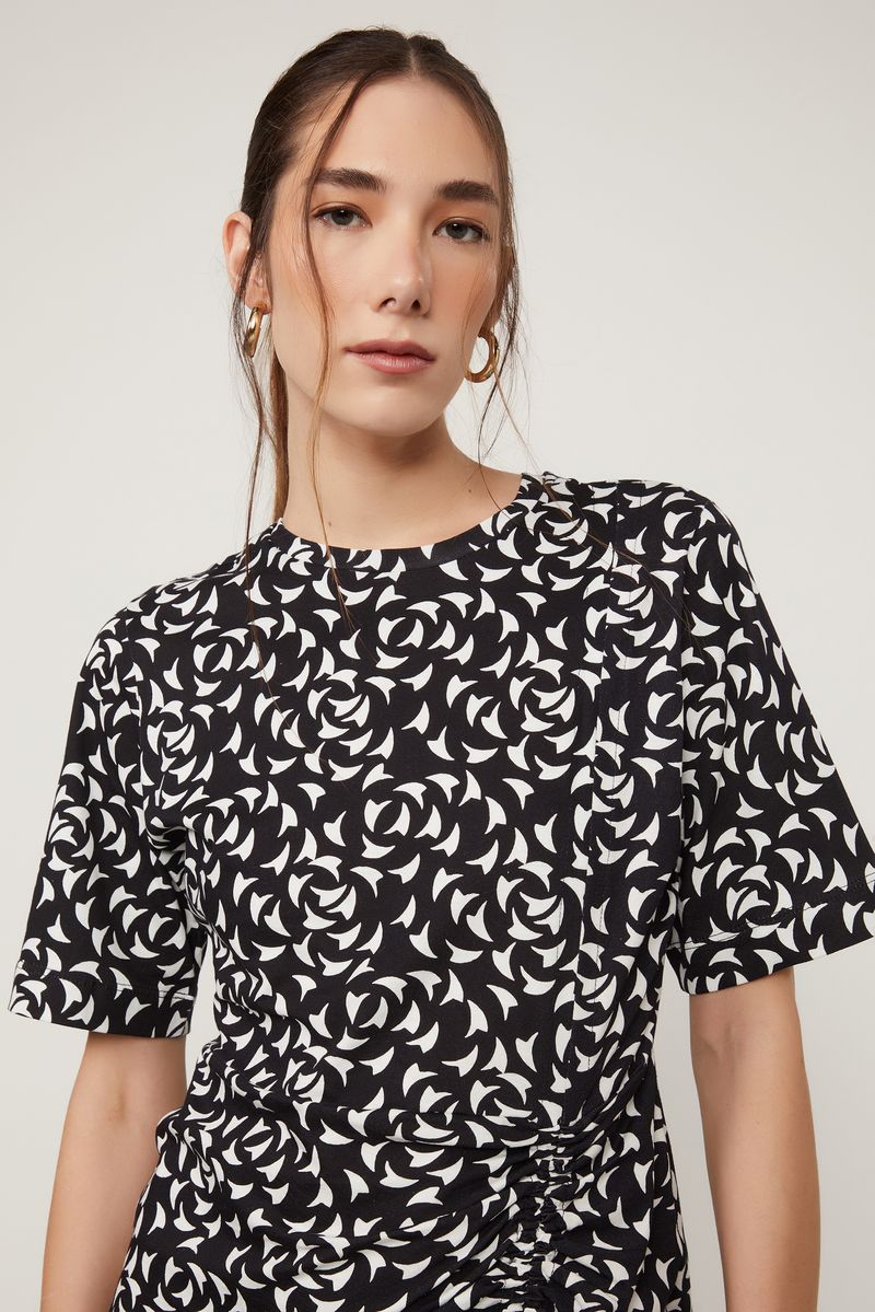 07206652_09601_4-VESTIDO-DE-MALHA-MIDI-ESTAMPADO-COM-FRANZIDO-NA-SAIA