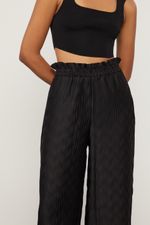 25341709_0005_5-CALCA-PANTALONA-PLISSADA-COM-COS-DE-ELASTICO-PRETA